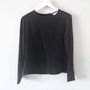 Barrie Pace Black Crewneck L/S One Back Button Top